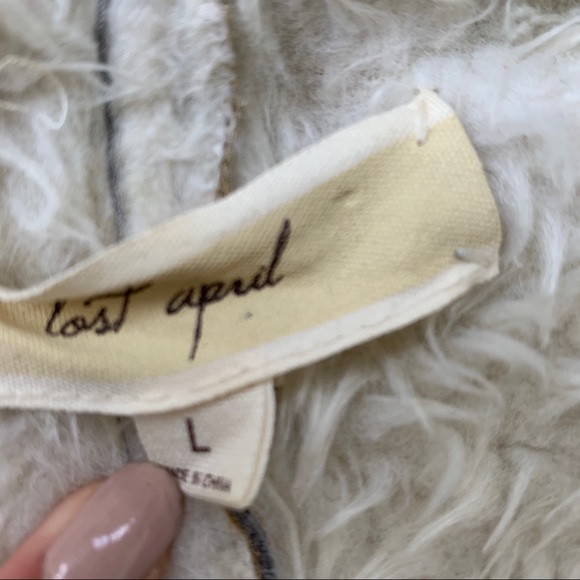 💘 LOST APRIL FAUX FUR SUEDE VEST - Picture 5 of 5